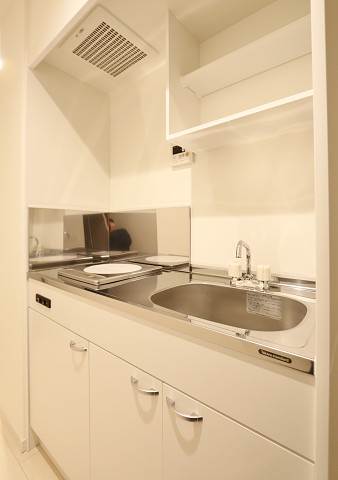 キッチンスペースも広々、使い勝手良し