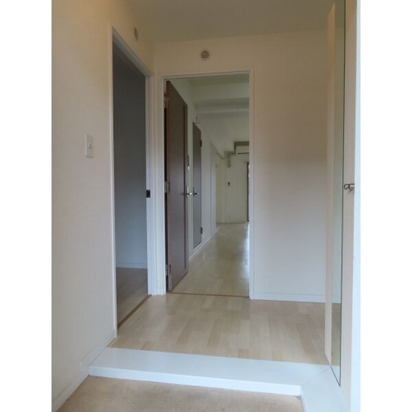 玄関も充分な広さがありますね