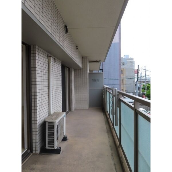 天気のいい日はこちらで洗濯物を干せます