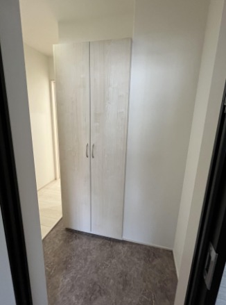 明るい玄関でお出迎え。