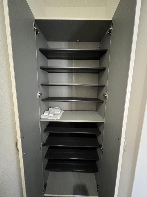 玄関収納も完備。