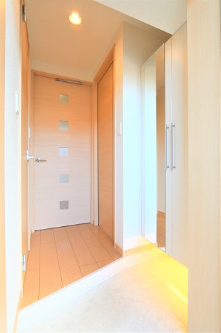 明るい玄関です