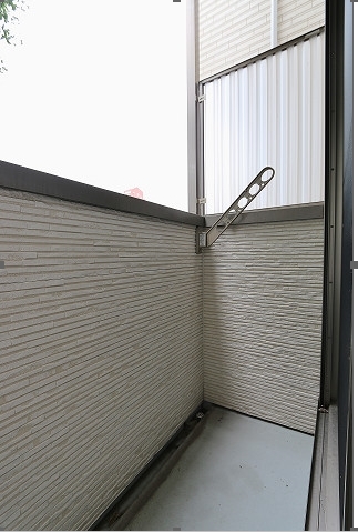 広々バルコニーでお洗濯物もバッチリです