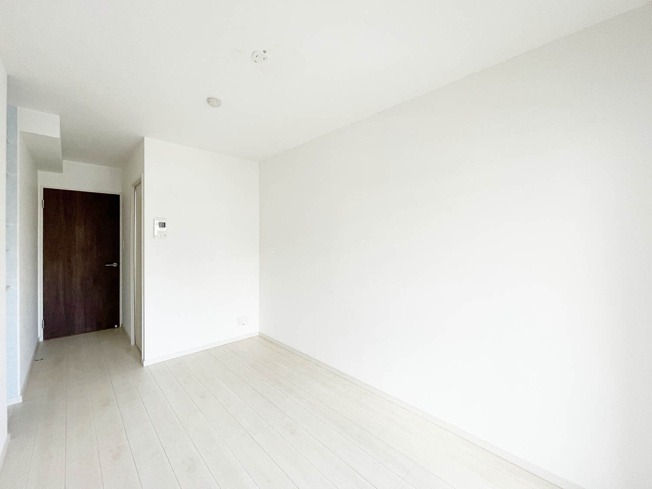 広々リビングでリラックスタイムをお過ごしください