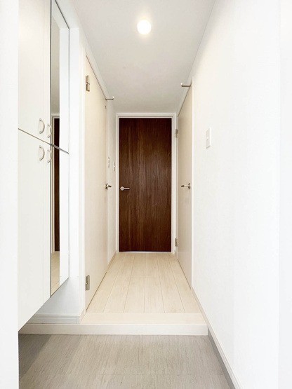 明るい玄関でお出迎え！