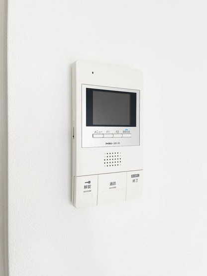 モニター付きインターホンで安心ですね