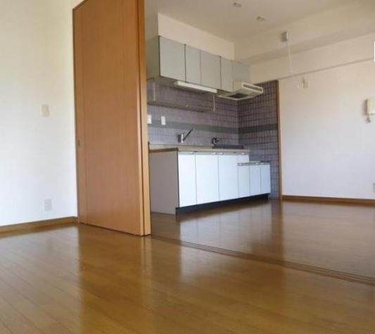 家具の配置がしやすいリビングですね