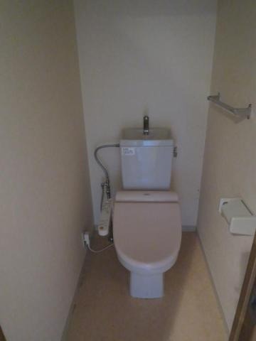 温水洗浄便座付きです