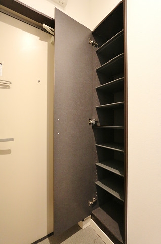 沢山の靴が収納できるシューズボックスです