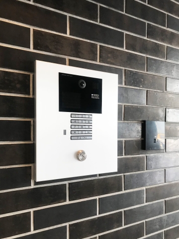 オートロックの入り口で安心です