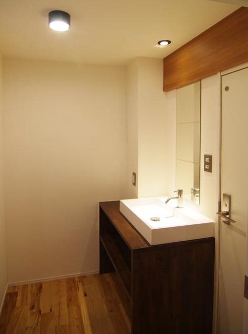 外出前の身だしなみチェックはこちらでどうぞ！