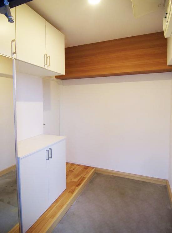 明るい玄関でお出迎え！