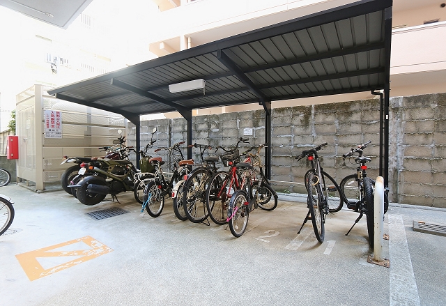 広々とした駐輪場です