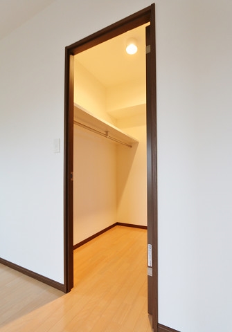 お洋服が多い方でも楽々収納できます