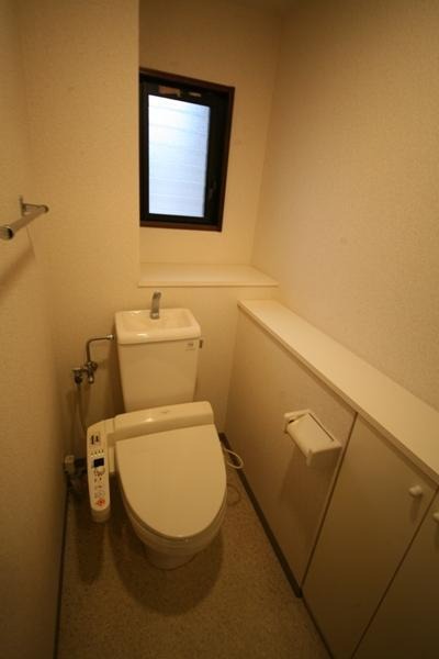 清潔感のあるトイレです