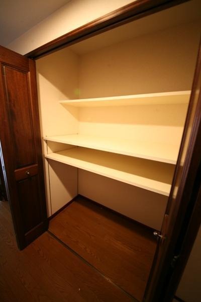 クローゼットや押入れがたくさんあります