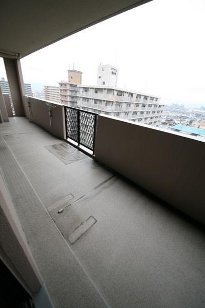 晴れの日はこちらで洗濯物を干してください