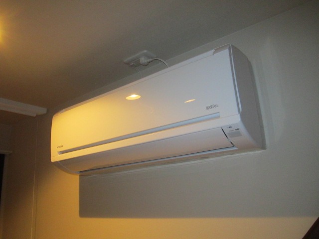 嬉しいエアコン付き。