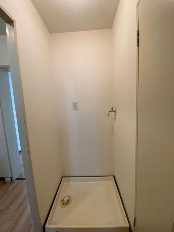 室内に洗濯置き場あります