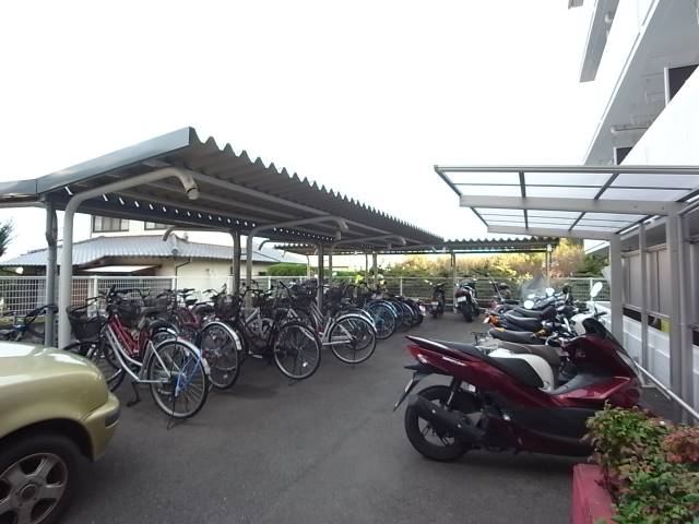 バイク置き場有です