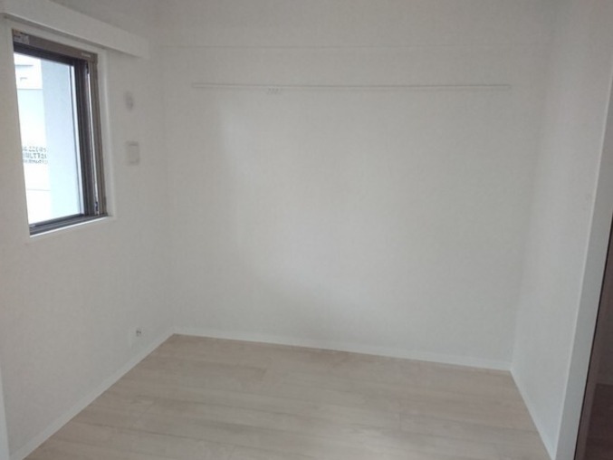 こちら寝室にいかがでしょうか。