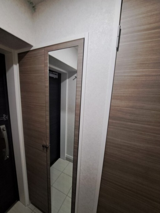 玄関収納もございます。