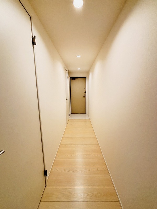 明るい玄関でお出迎え！