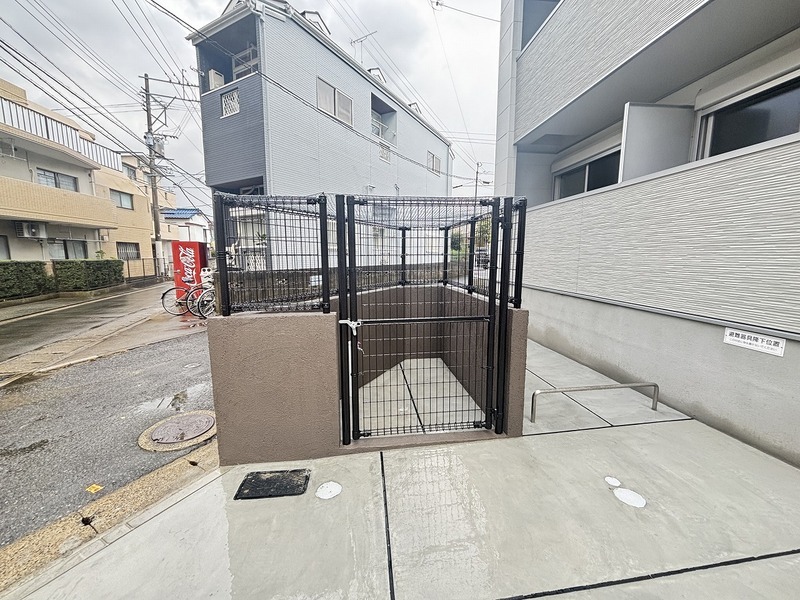 敷地内ゴミ置き場あります。