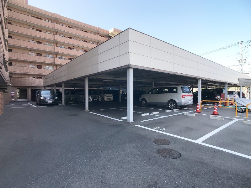 敷地内駐車場空きあります♪