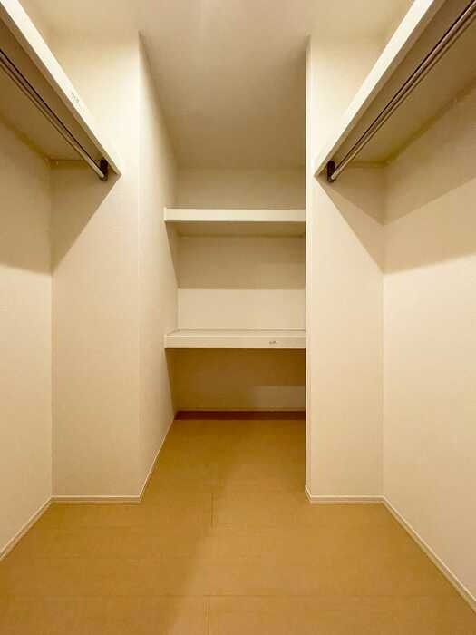 収納たっぷりでいいですね。