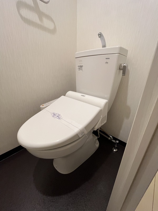 ウォシュレット完備です。