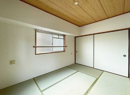 畳の匂いで落ち着きますね