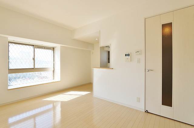 広々リビングでゆっくりお過ごし下さい