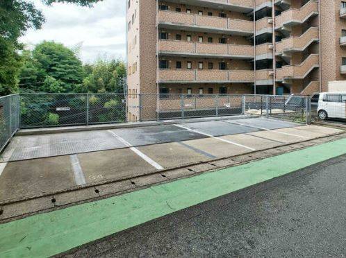 敷地内駐車場有です。