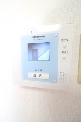 モニター付きインターホンで安心です。
