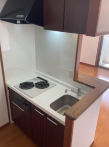 ２口コンロ付で料理の腕も上がりそうですね
