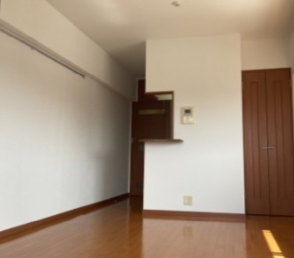 キッチンのある部屋とリビングです