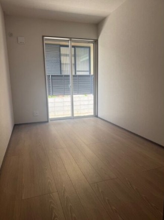 寝室にいかがでしょうか。別部屋参照。