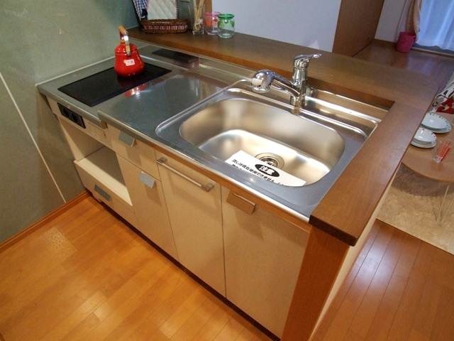 電気コンロなので温度調節がしやすいですね