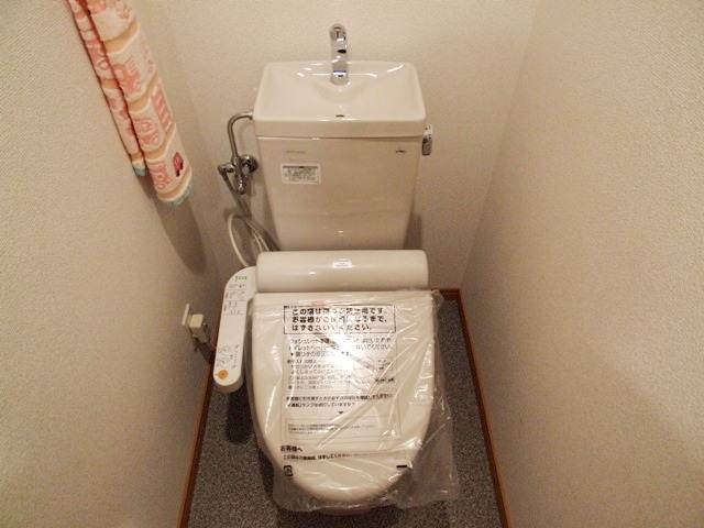 温水洗浄便座付きです