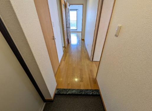 玄関からはこのようになっています。