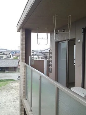 天気の良い日はこちらで洗濯物を干せます