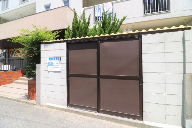 敷地内・建物