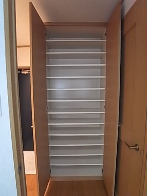 玄関収納もばっちりです。