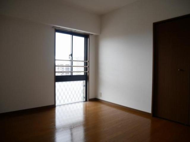 角部屋なので採光面が多く明るいですね」