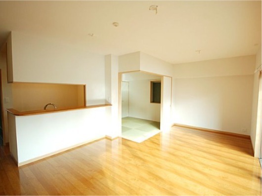 家具の配置がしやすいお部屋ですね