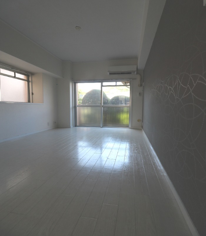 家具の配置がしやすいお部屋です