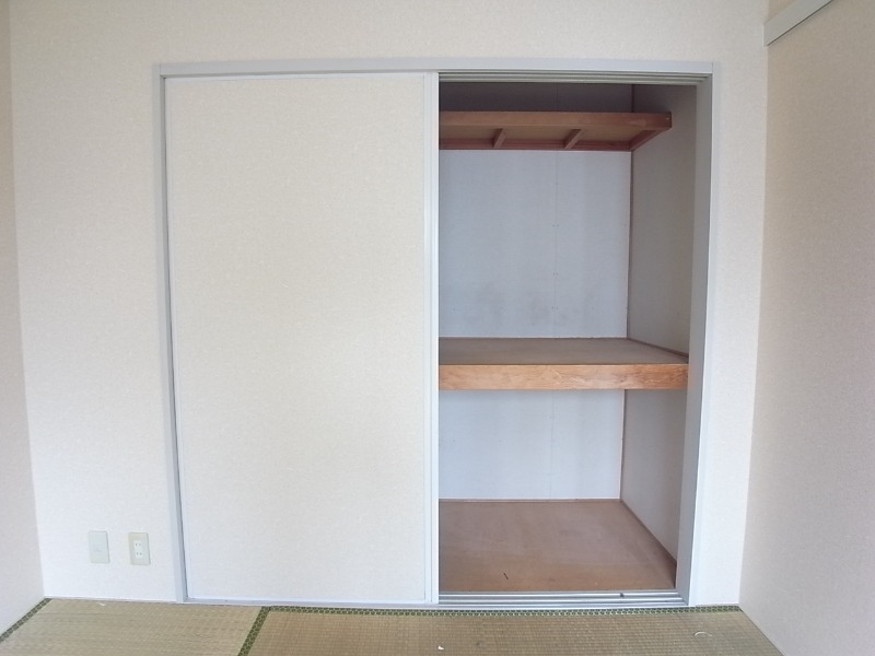 お洋服が多い方でも安心の収納