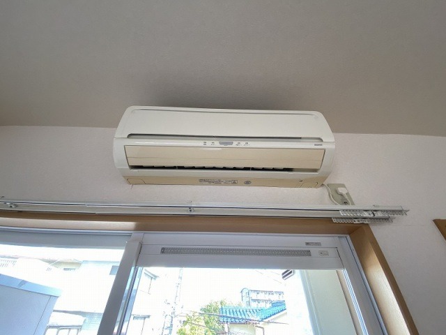 エアコン付きで1年中快適に過ごせます。