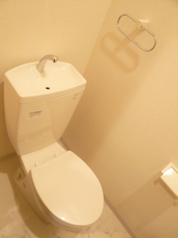清潔感のあるトイレです